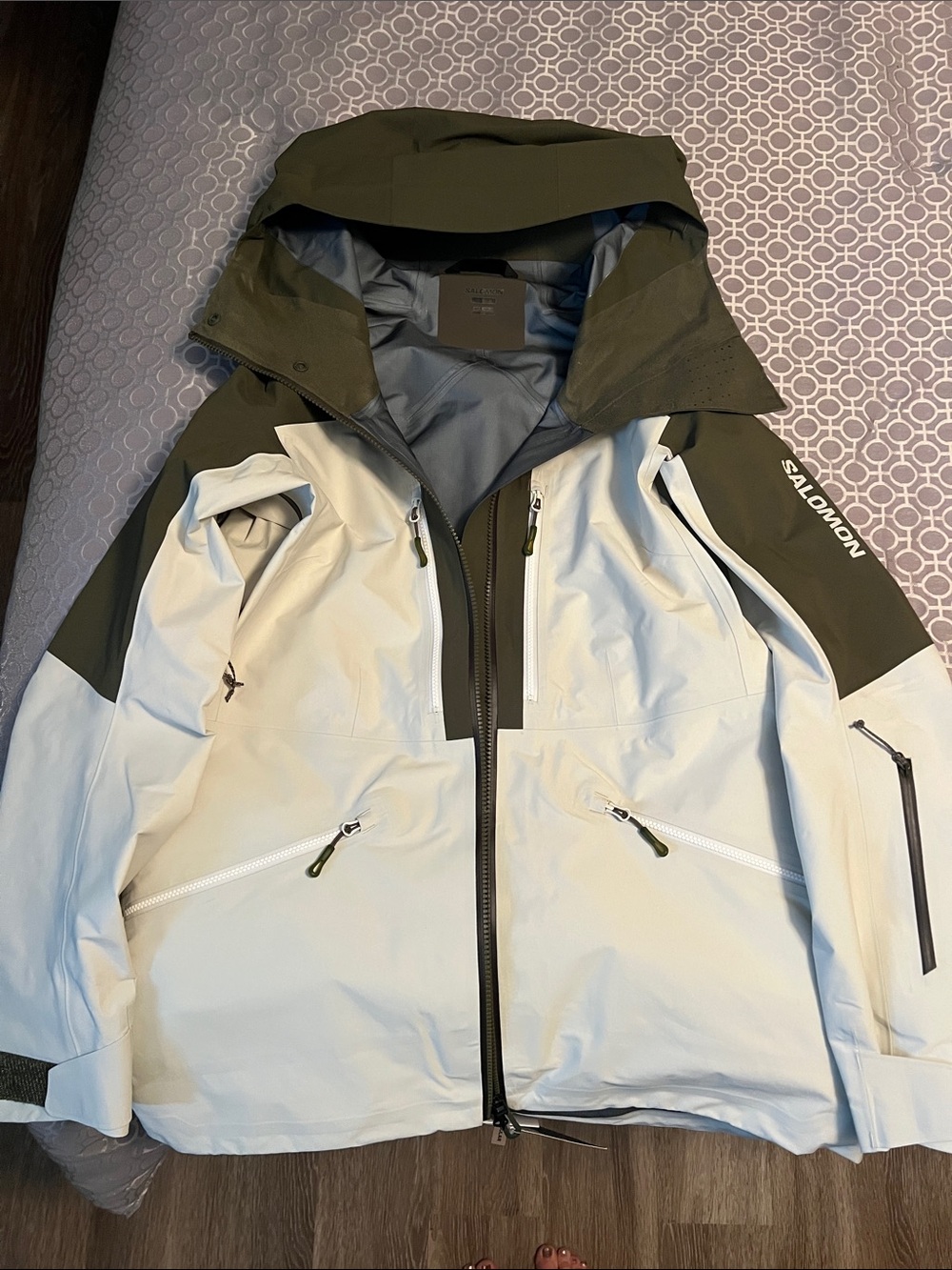 Salomon Women’s Hooded Ski Jacket in Light Gray & Olive